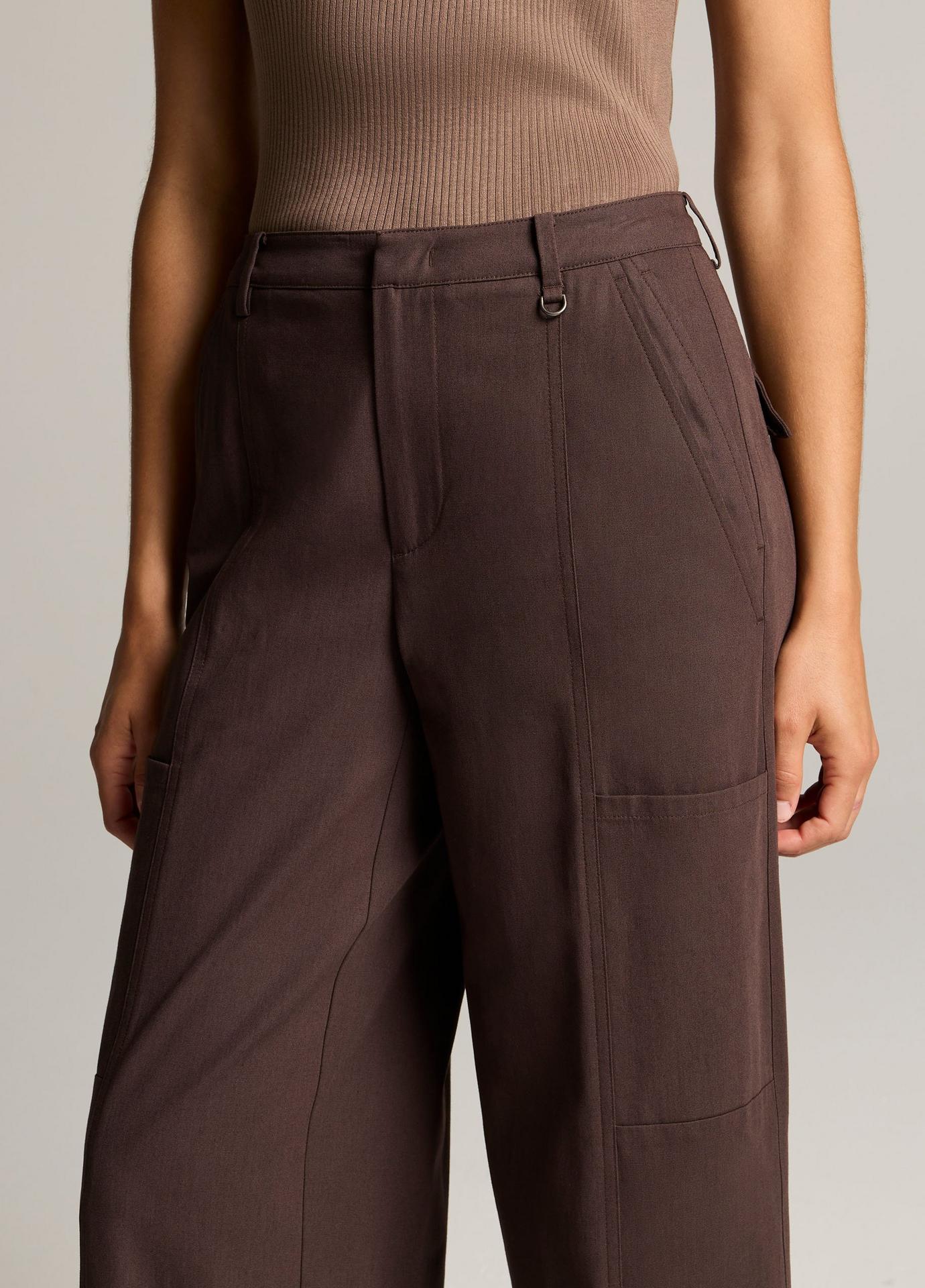 Mid Waist Paneled Pant