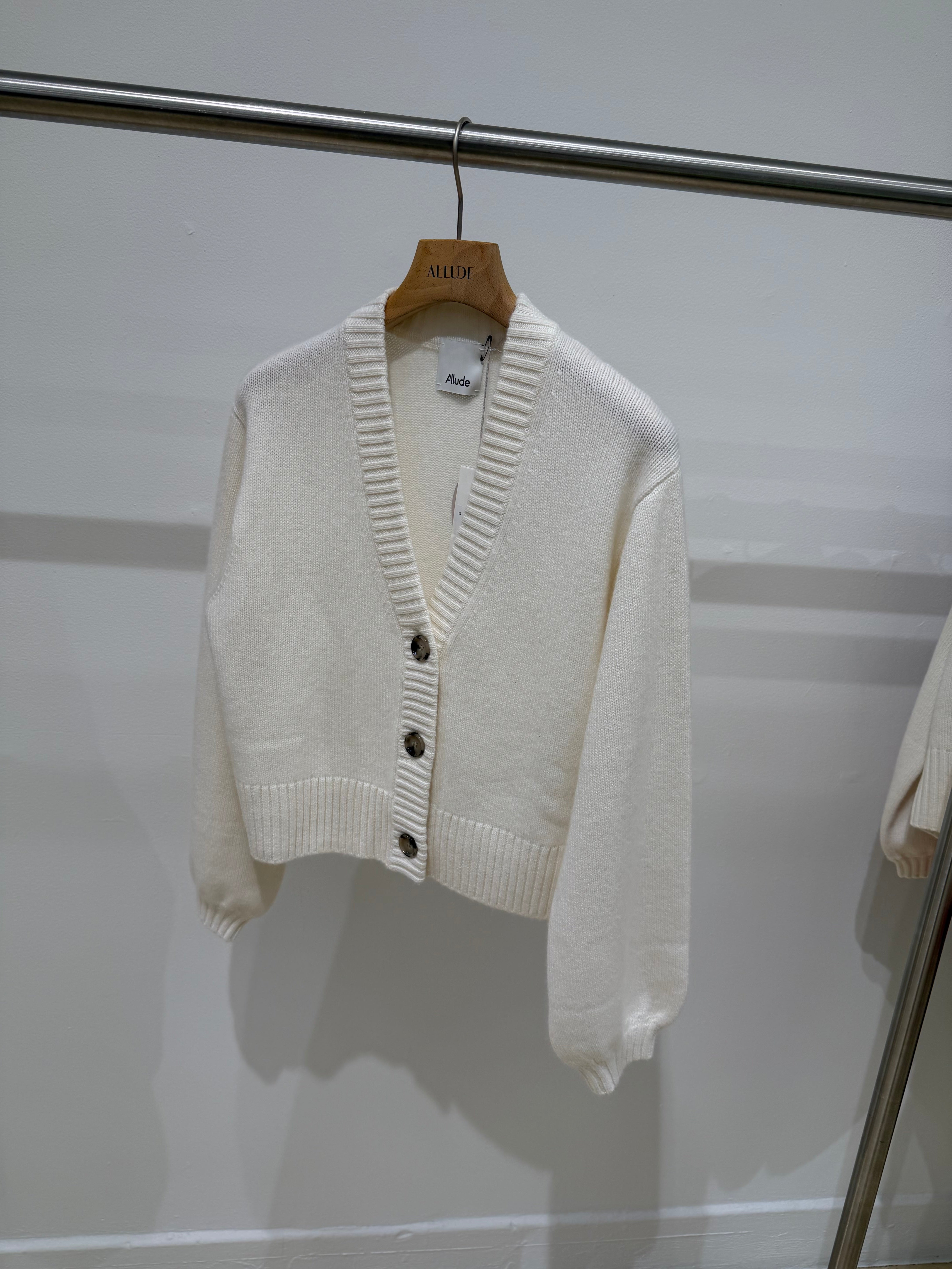 v-cardigan 1/1