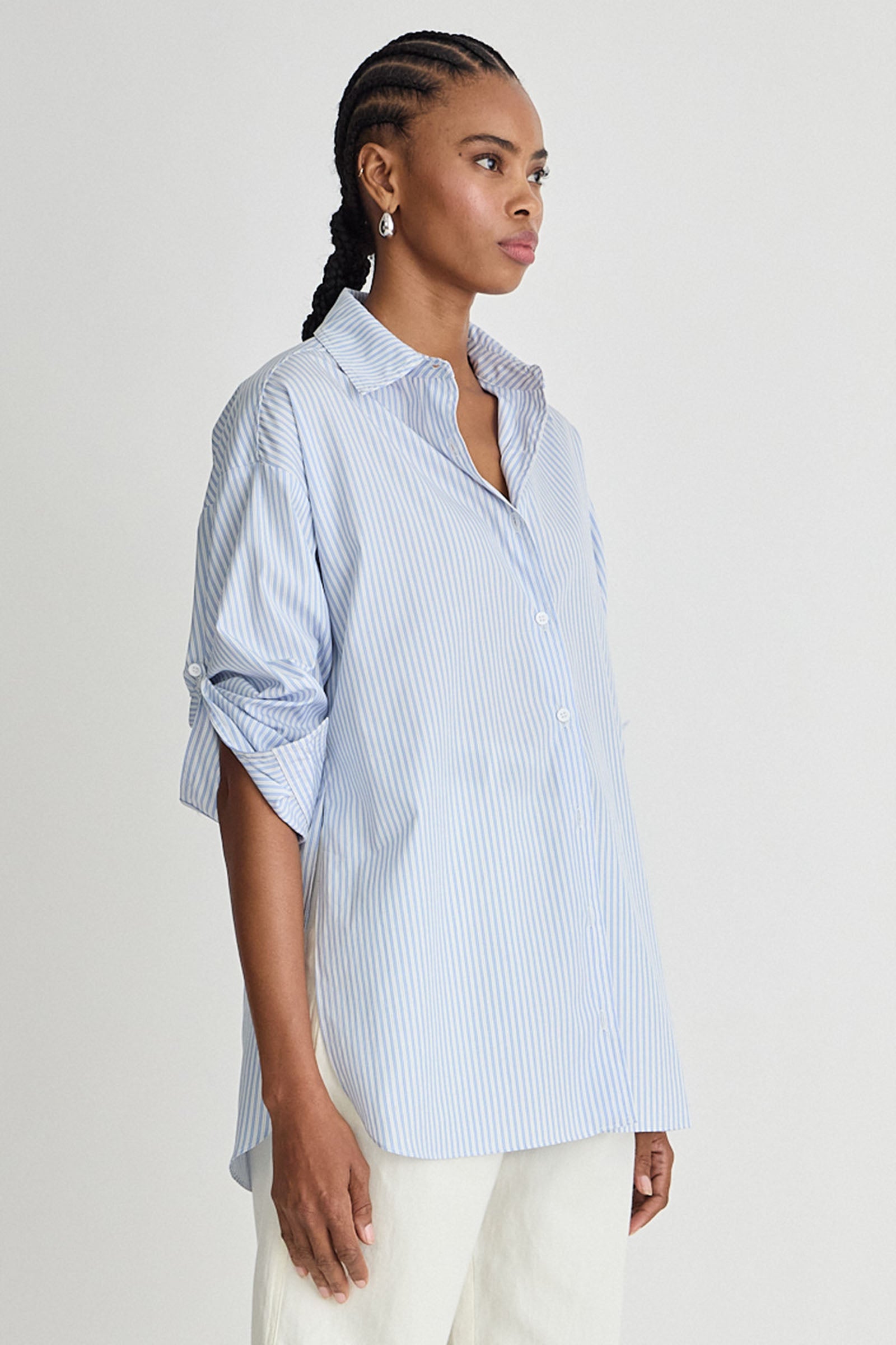 ISOLDE BUTTON DOWN