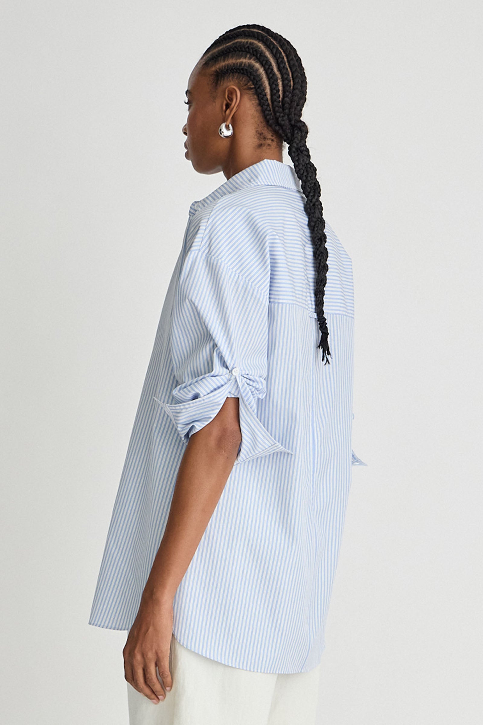 ISOLDE BUTTON DOWN