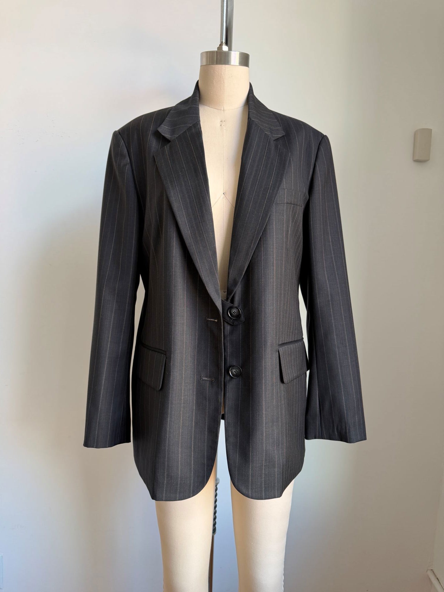 086 CHARCOAL STRIPE