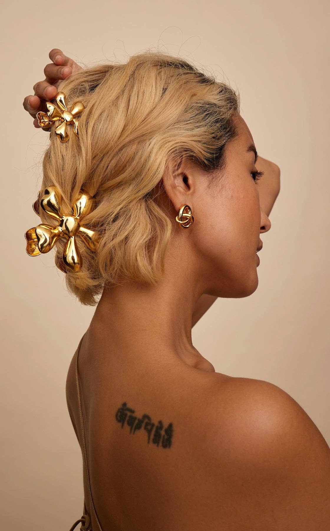 Glossy Daisy Mini Claw Clip